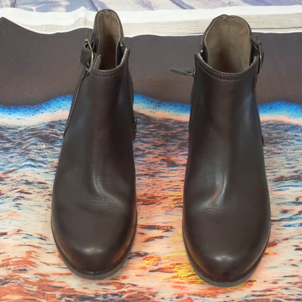 Dansko Chocolate Heels Size 39